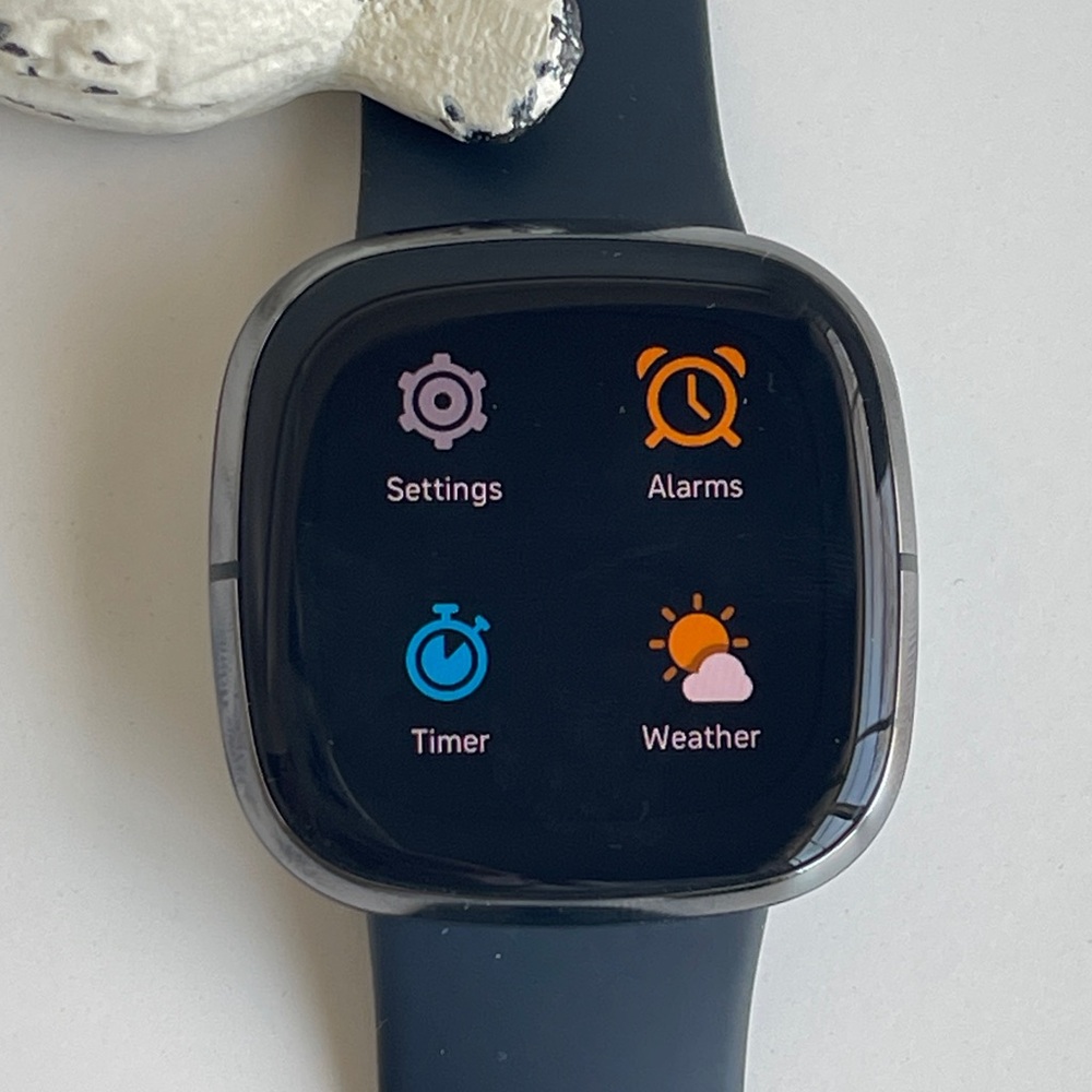 Fitbit Versa 3 Watch - Picture 4 of 14